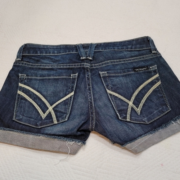 William Rast Jean shorts - Picture 4 of 13
